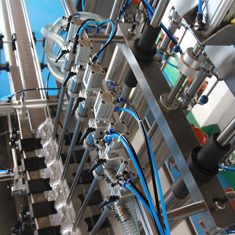 എണ്ണ പൂരിപ്പിക്കൽ യന്ത്രം